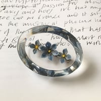 ルーサイト製 青い花のオーバル型ヴィンテージブローチ/アメリカ