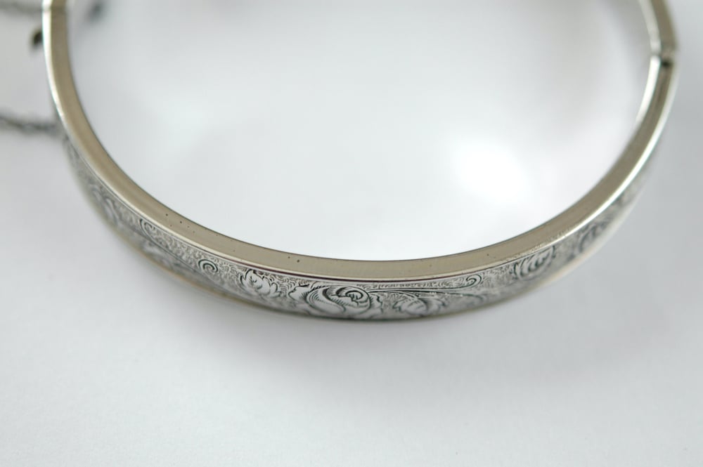 ヴィンテージ アンティーク 彫刻 Silverバングル ブレスレット Vintage British Silver Bangle Bracelet イギリス ヴィンテージ