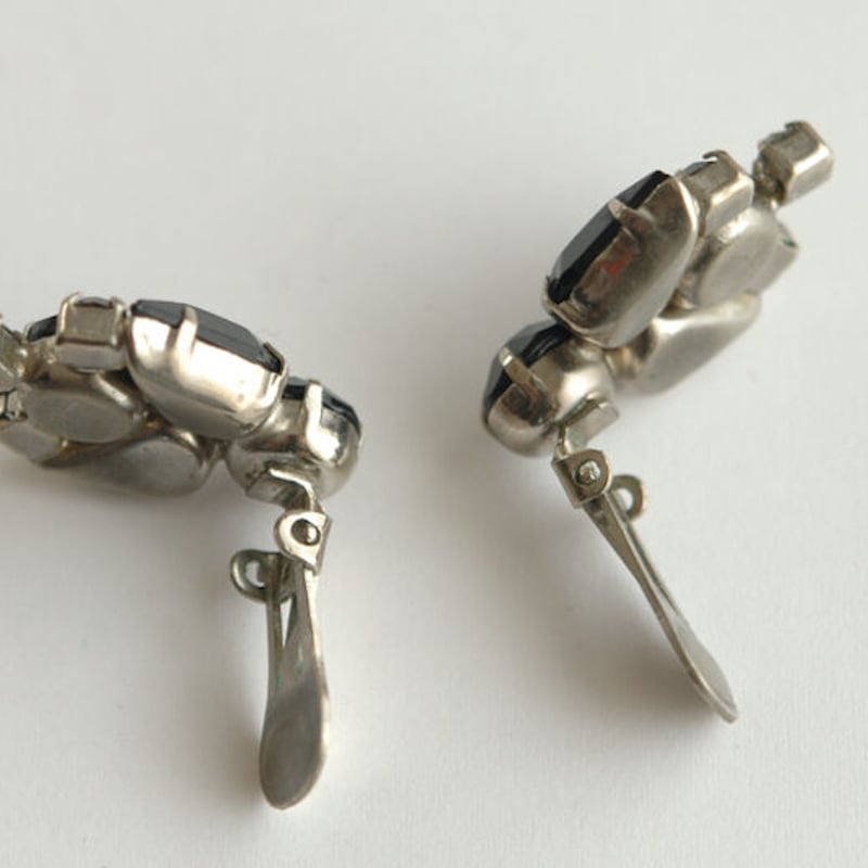 black rhinestone ヴィンテージクリップイヤリング/イギリス