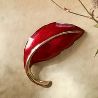 グラスエナメルの赤い葉 ヴィンテージブローチ/フランス