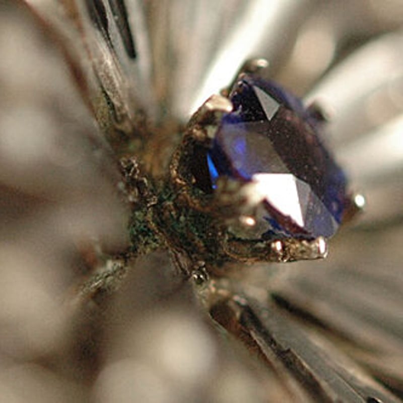 seed pearl × blue stone マーガレットのアンティークブローチ