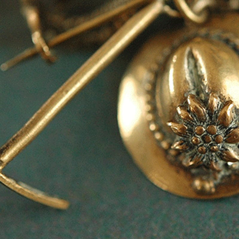 オーストリア製スーベニール/登山道具のヴィンテージブローチ