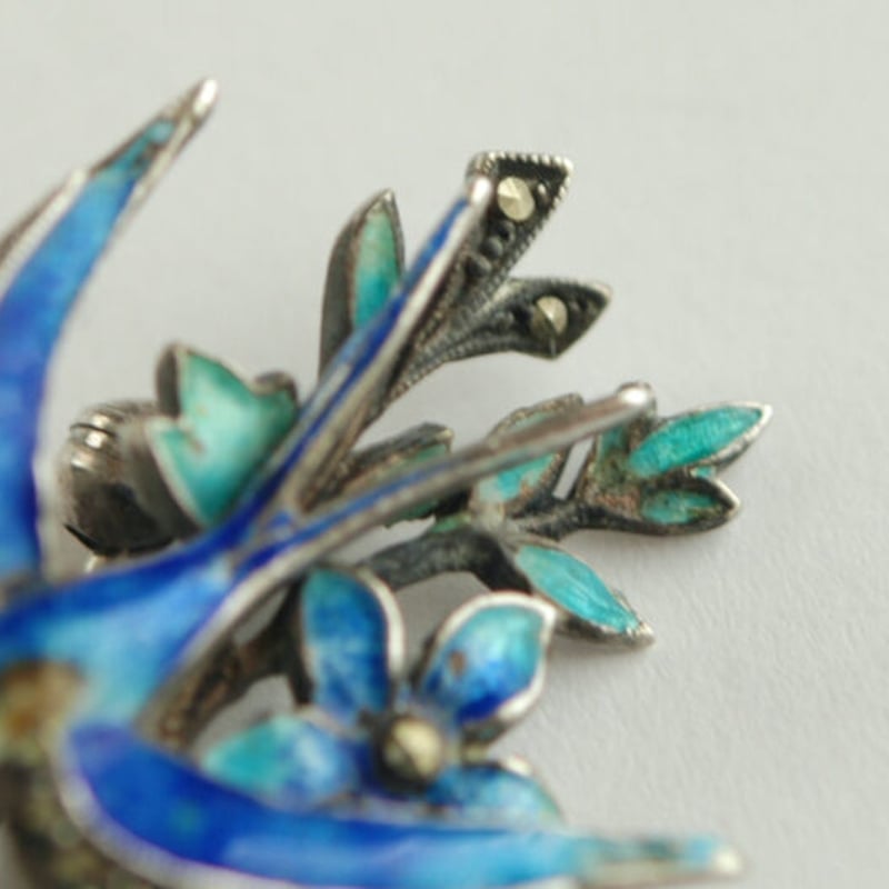silver935 × marcasite グラスエナメル/青い鳥(ツバメ)と花の