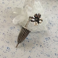 silver 花と傘の小さなヴィンテージブローチ/アメリカ