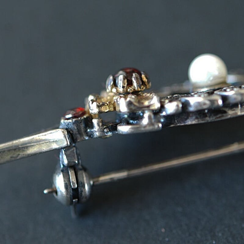ガーネットとパールのヴィンテージバーブローチ/ドイツ | 『スワロー