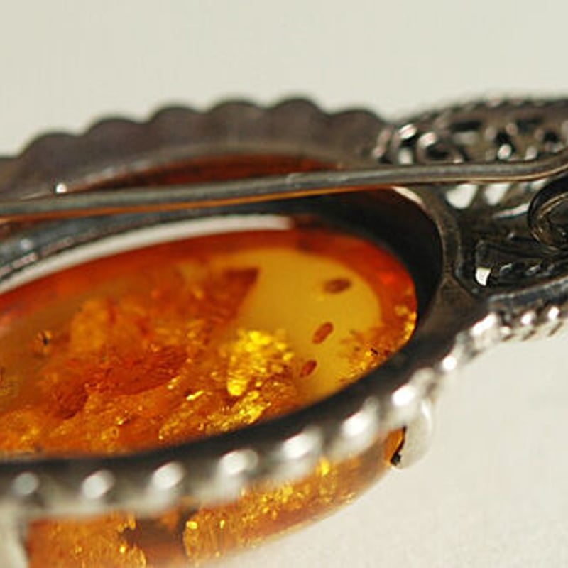 琥珀　ドイツ三越で購入　ビンテージ　ブローチ　東欧産出 琥珀 ドイツ三越で購入 ビンテージ ブローチ 東欧産出 琥珀 ドイツ三越