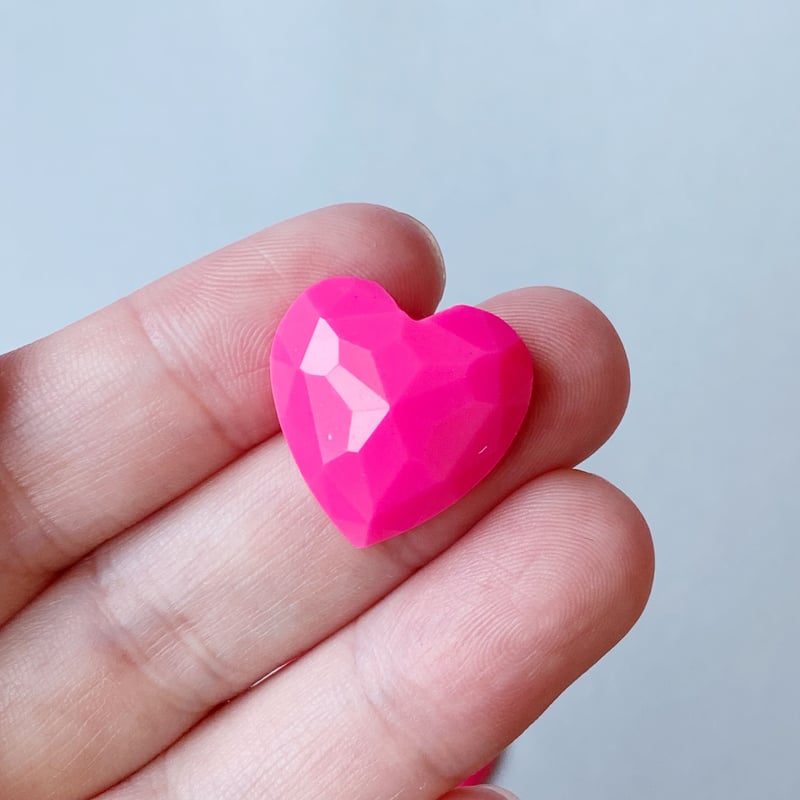 4個入り ハートカボション ショッキングピンク ハンドメイドパーツ