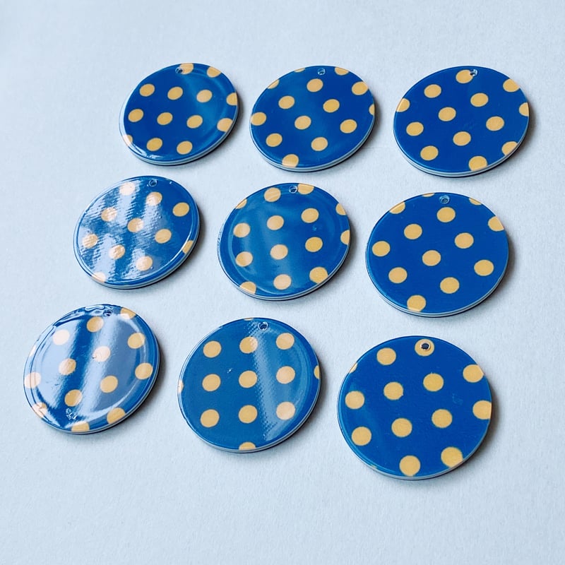 4個入り ドット柄チャーム ブルー×オレンジ ハンドメイドパーツ