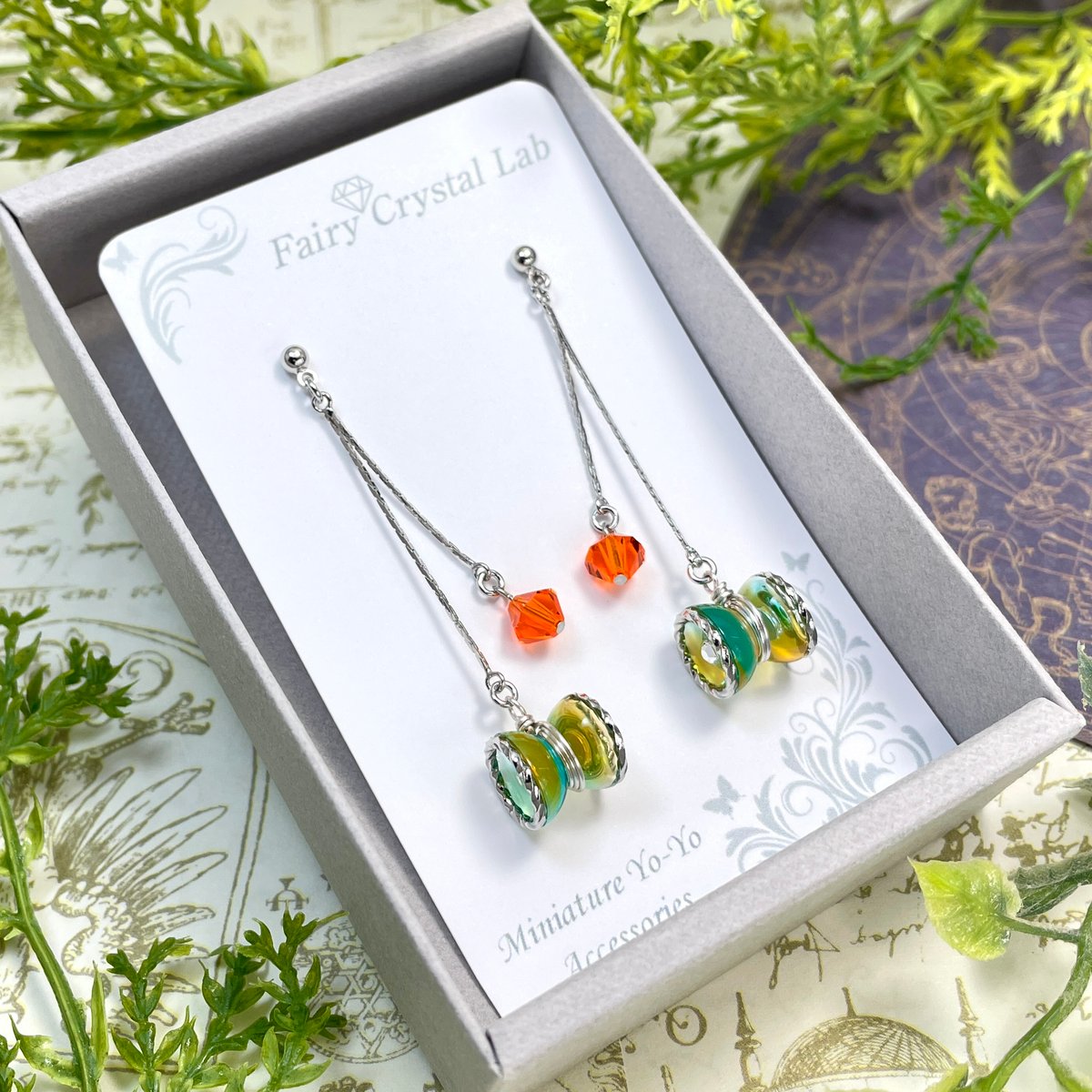 ハンドメイド、イヤリング、ピアス シルバー PVC ビニール うねうね ピアス/イヤリング| marimo