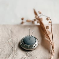 ポルトボヌール　すずらんフラットピンクッション