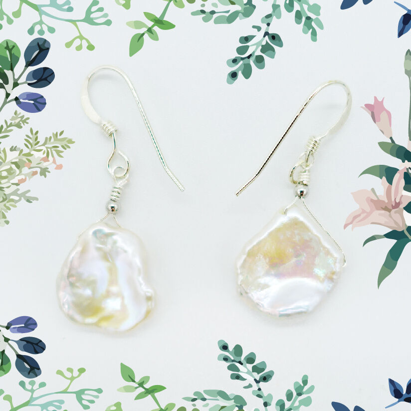 SVシルバー ピアス 天然淡水ケシパール 真珠 フック 虹色 花びら SVシルバー ピアス 天然淡水ケシパール 真珠 フック 虹色 花びら