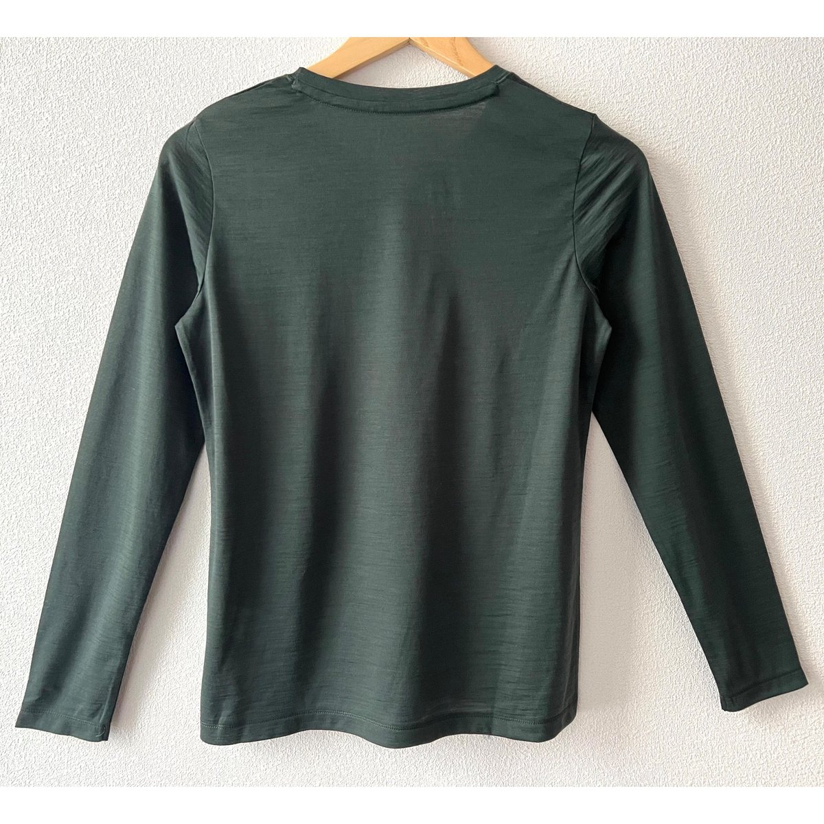 STATIC ダークグリーン メリノウール Tシャツ レディース アウトドアフィットネスロゴ長袖Tシャツ メリノウール素材×[SN