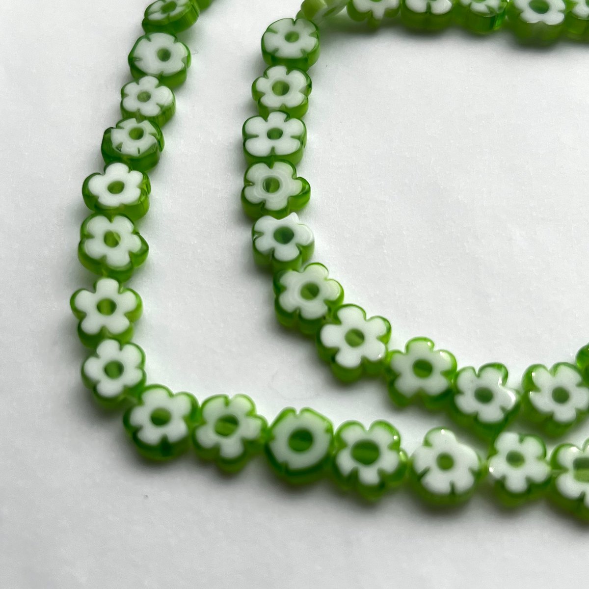 ガラスセラミックビーズ (poppin) ライトグリーン 10個 | anyone