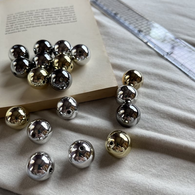 W.Germany ブローチ ガンメタリック West Germany(ウエスト