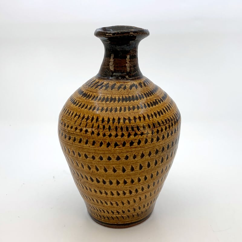 株)向山窯 ｜ 飴釉とびかんな徳利（肩張型） | 笠間陶芸ショップ