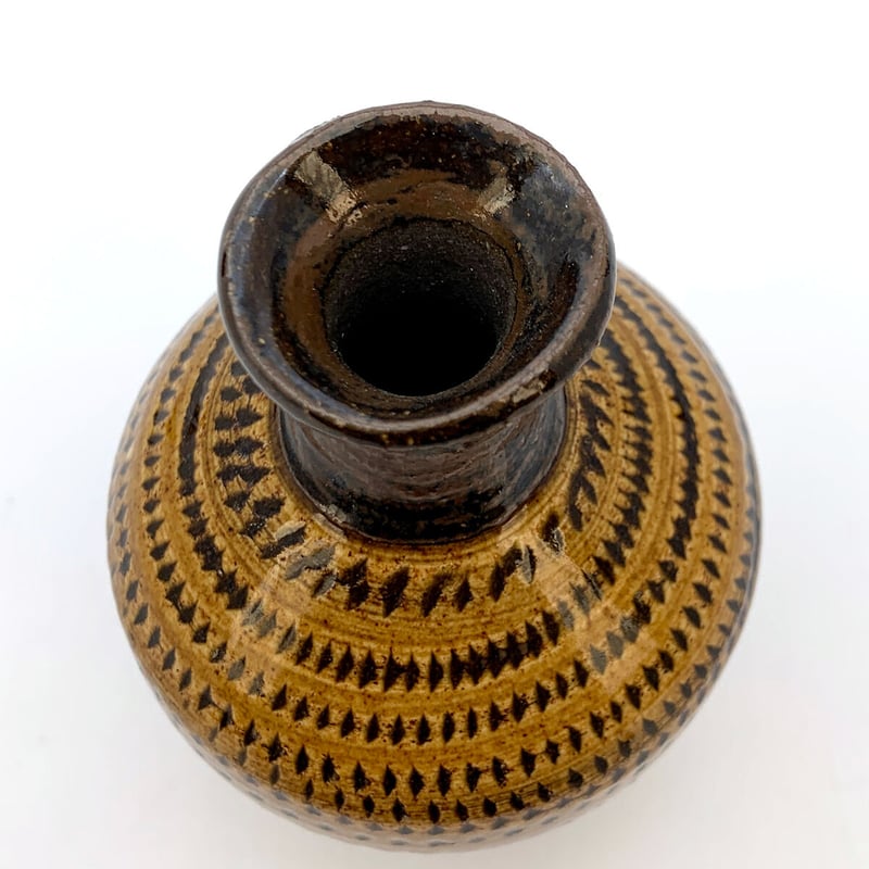 株)向山窯 ｜ 飴釉とびかんな徳利（肩張型） | 笠間陶芸ショップ