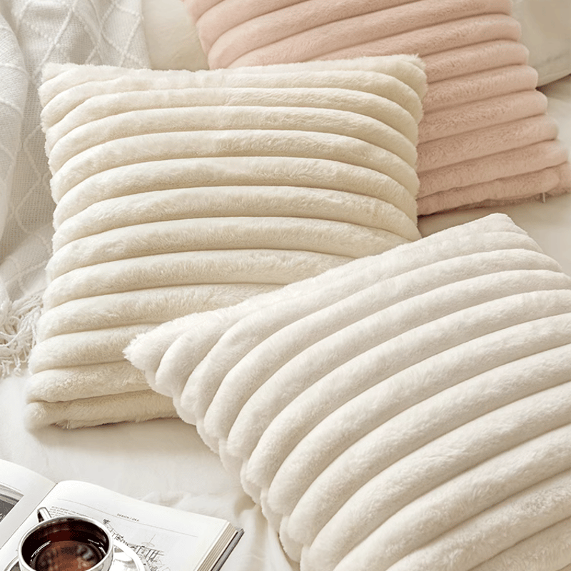 フラッフィーフェミニンクッション | リビング＆ダイニングインテリア