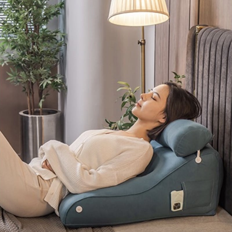 ロイヤルトライアングルクッション | リビング＆ダイニングインテリア