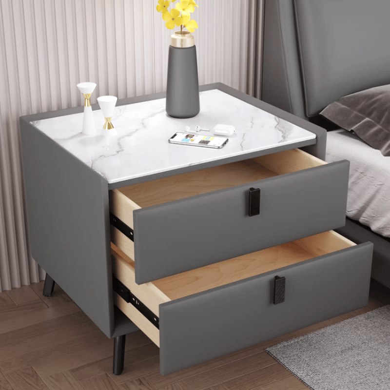 モダンなデザインが美しいベットサイドテーブル♪