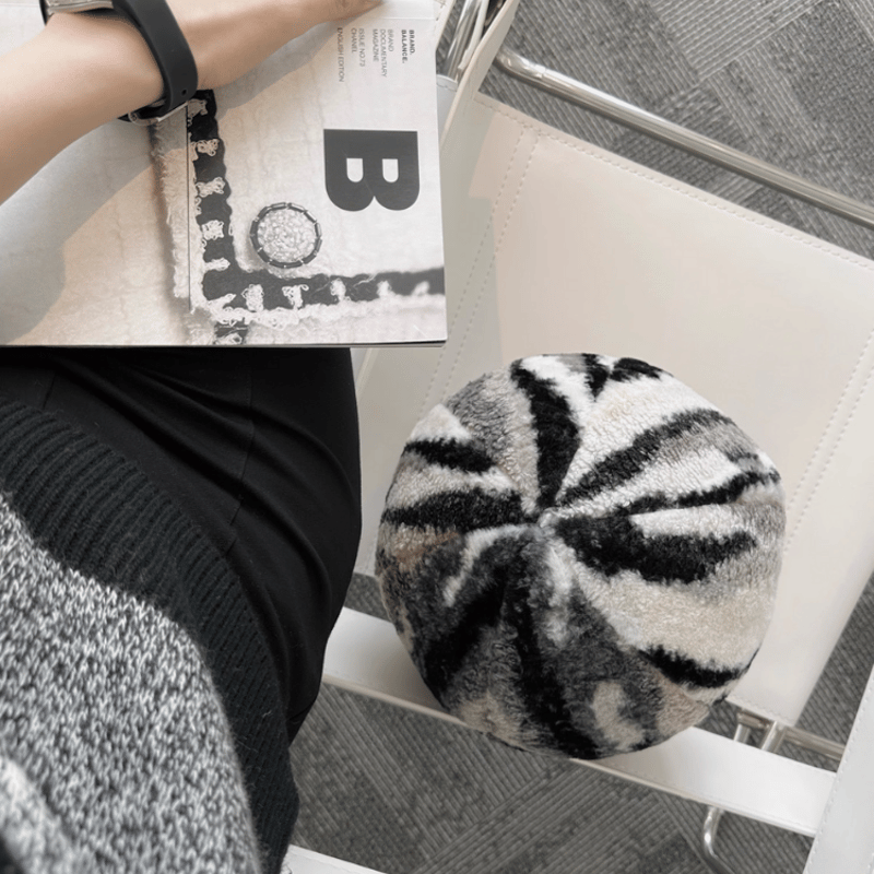 MUSH STUDIOS ブラック＆オフホワイト The Wooly クッション ドーリーボールクッション | リビング＆ダイニングインテリア by MUSE HOME