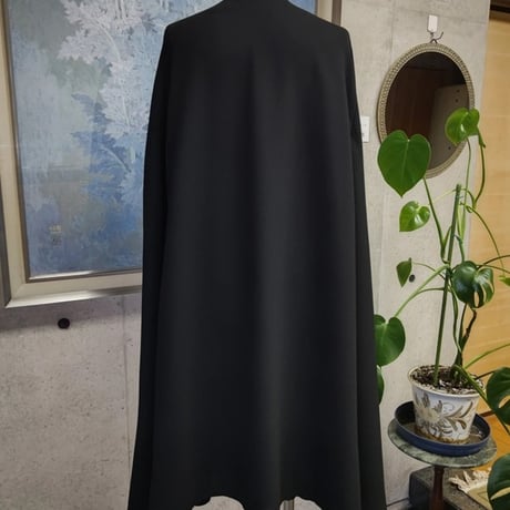 纏うだけで、凛と美しく。lueel 漆黒のロングケープコート｜日本製・最高級ブラックフォーマル【S~3L】118400