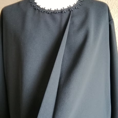 喪服 日本製 ゆるっとふんわりブラウスと楽ちんパンツのスーツ　【7L~10L】 126701-20-3