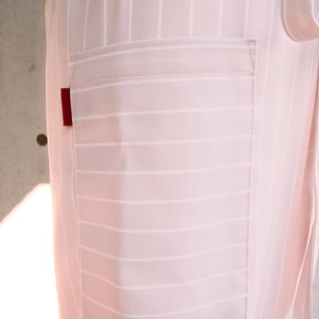 日本製　ピンクストライププリント後ろクロス肩掛けエプロン　ロング丈　《6L～10L》125100-SPT-3