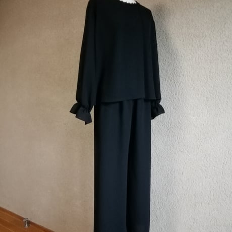 喪服 日本製 ゆるっとふんわりブラウスと楽ちんパンツのスーツ　【7L~10L】 126701-20-3