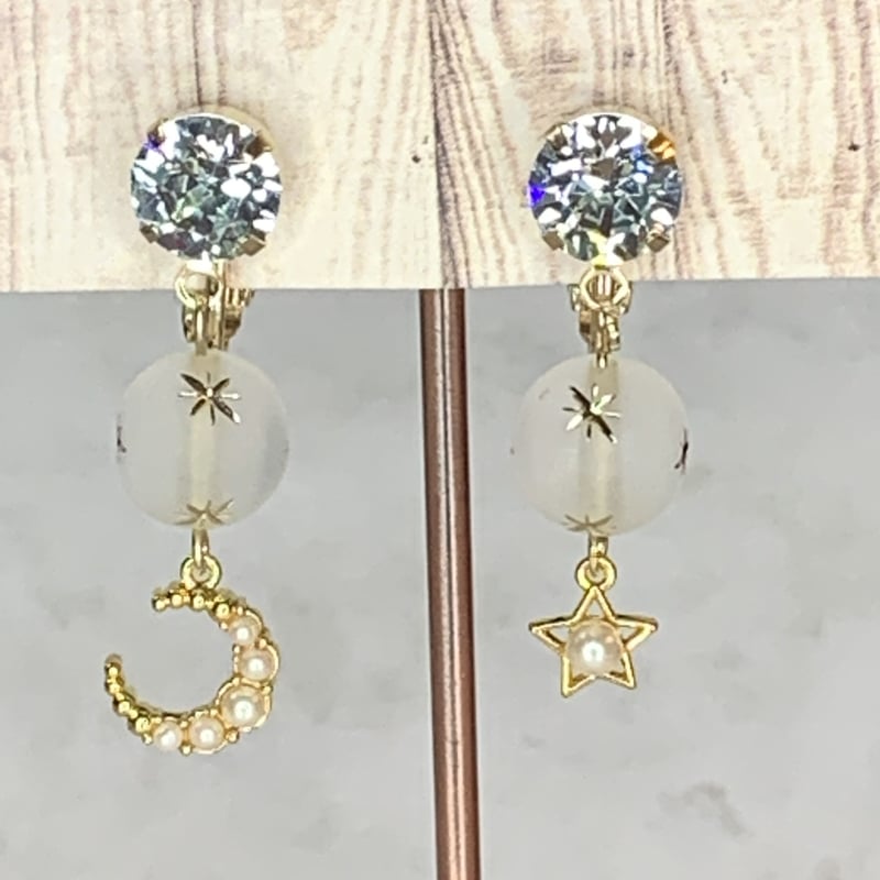 スワロフスキーピアス月と星 楽天市場】スワロフスキー シンボリック 月 ムーン 星 スター