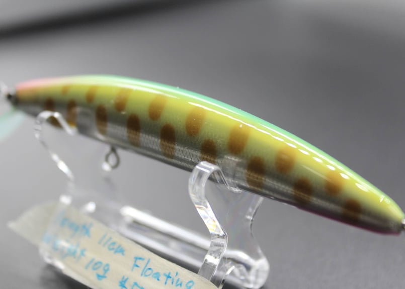 ハンドメイドルアー フローティング チャート グリーンヤマメ 11cm