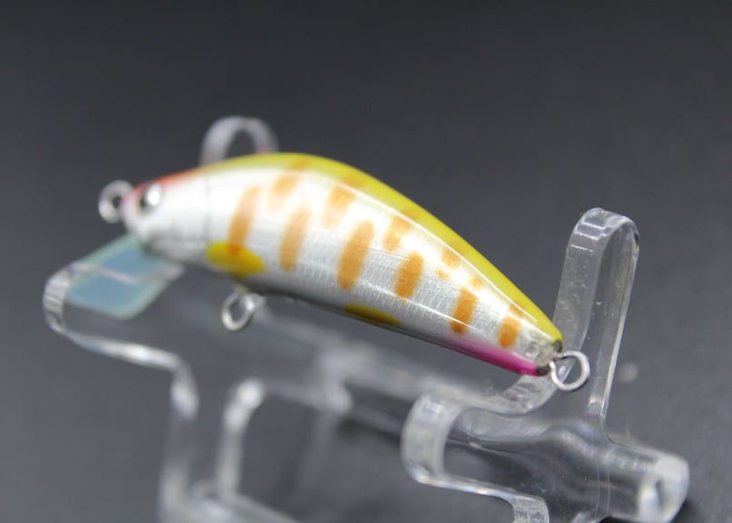 ★★mojo ハンドメイドルアー　ミノー　シンキング グリーン x オレンジ x イエロー handmade works mojo ハンドメイドルアー ミノー シンキング ｼﾝｷﾝｸﾞ グリーン x