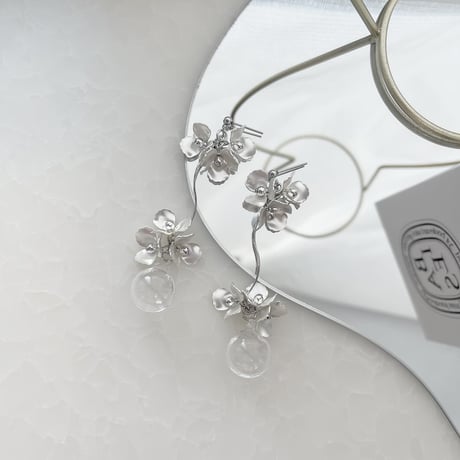 three flower soap bubble silver
