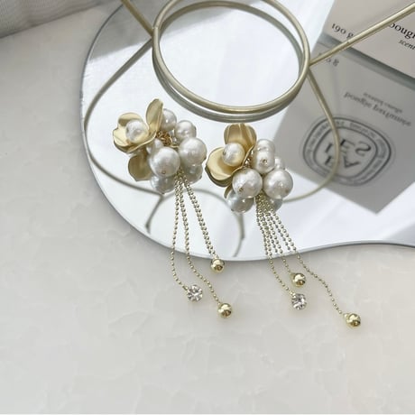 perl gold flower chain