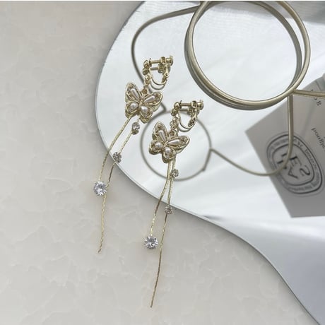perl butterfly chain gold