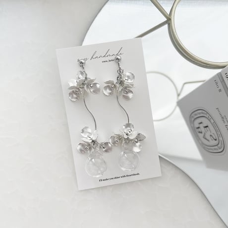 three flower soap bubble silver