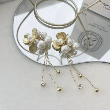 perl gold flower chain