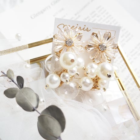 *white flower × glass ball ピアス/イヤリング*