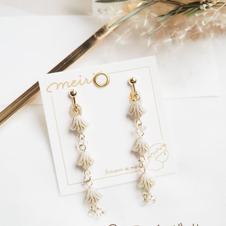 *pale lily ピアス/イヤリング*