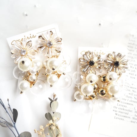 *white flower × glass ball ピアス/イヤリング*
