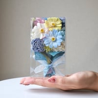 澄んだ空のようなおもてなし花束『冬空』（XSサイズ）