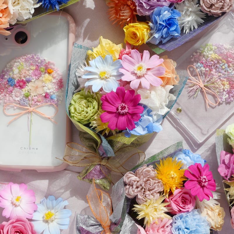 題名は「お花見」です。サイズ94cm×83cm、額は付いています 花火のようなおもてなし花束『夏彩』（XSサイズ） | Soeru