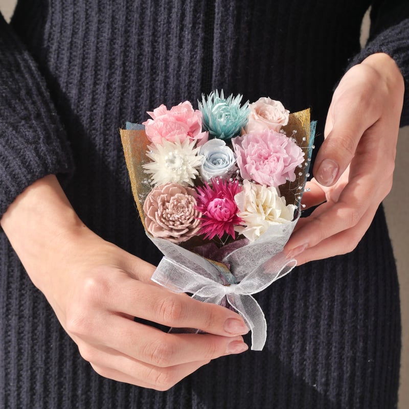 季節限定】冬を彩るおもてなし花束『雪』（XSサイズ） | Soeru