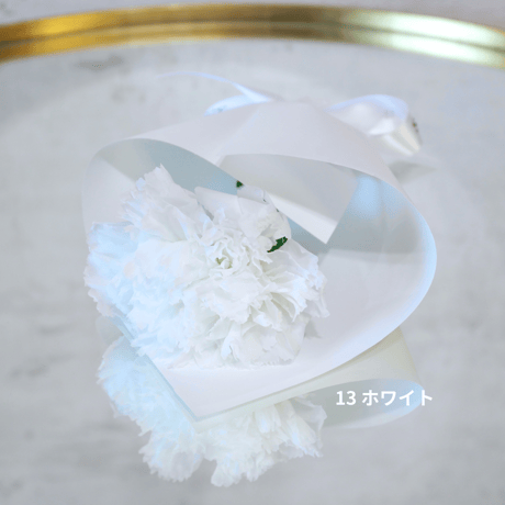 一輪のカーネーションブーケ