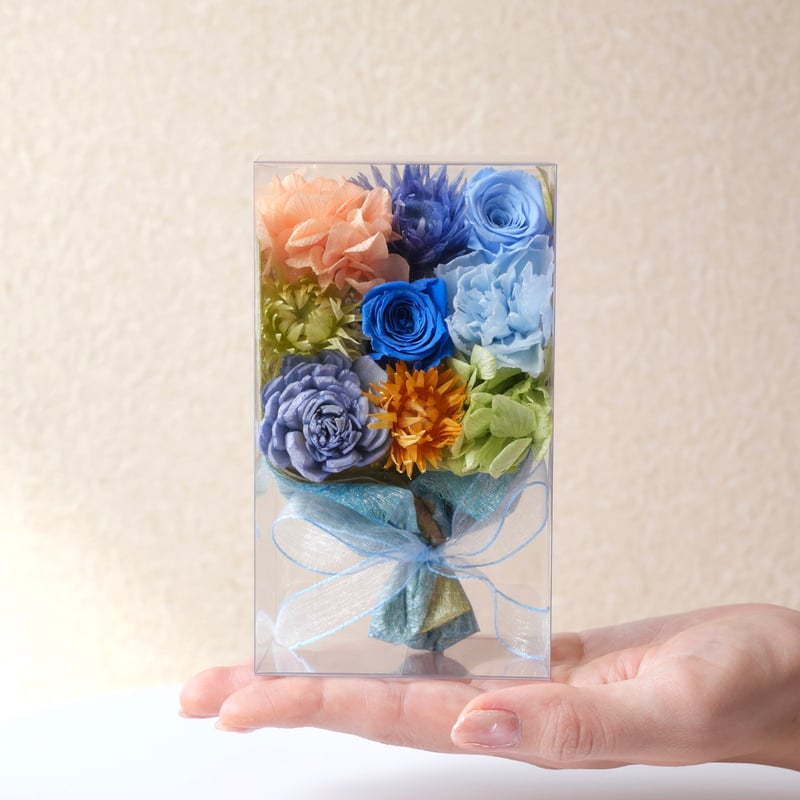 くつろぎを贈るおもてなし花束『空』（XSサイズ） | Soeru 手のひら
