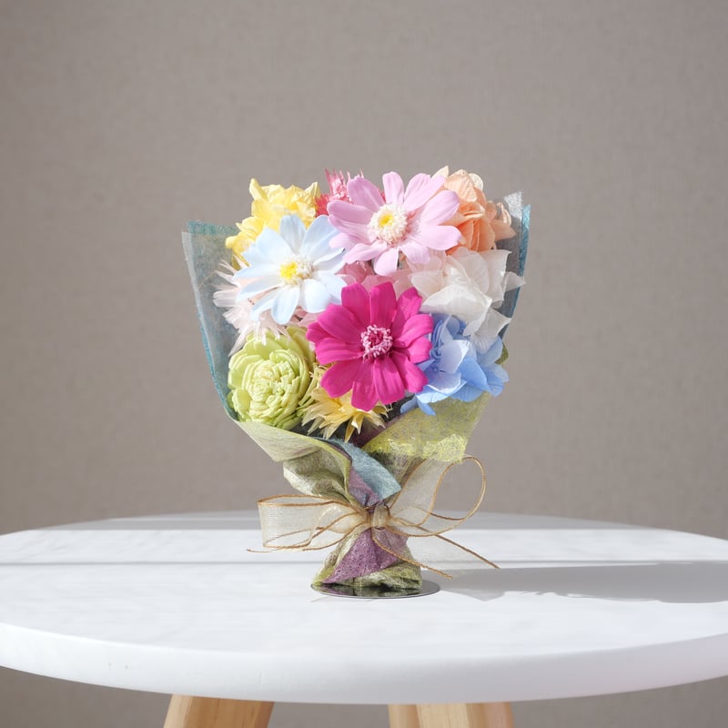 題名は「お花見」です。サイズ94cm×83cm、額は付いています 花火のようなおもてなし花束『夏彩』（XSサイズ） | Soeru