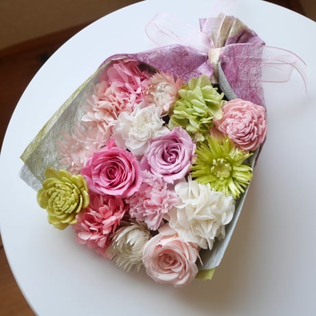 可愛さを贈るおもてなし花束『さくら』（Mサイズ）