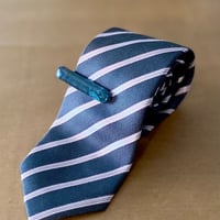 海洋プラスチックのネクタイピン【ネイビー】
