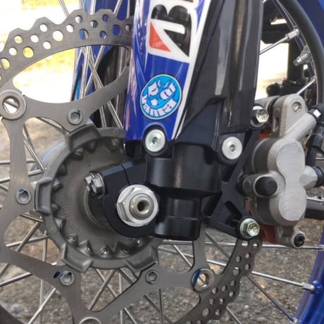 YZ125/250用フロントサスペンション　CNC削り出しオリジナルアクスルブラケット