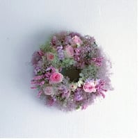 【期間限定・受付6/17まで】夢見心地なスモークツリーと薔薇のリースM