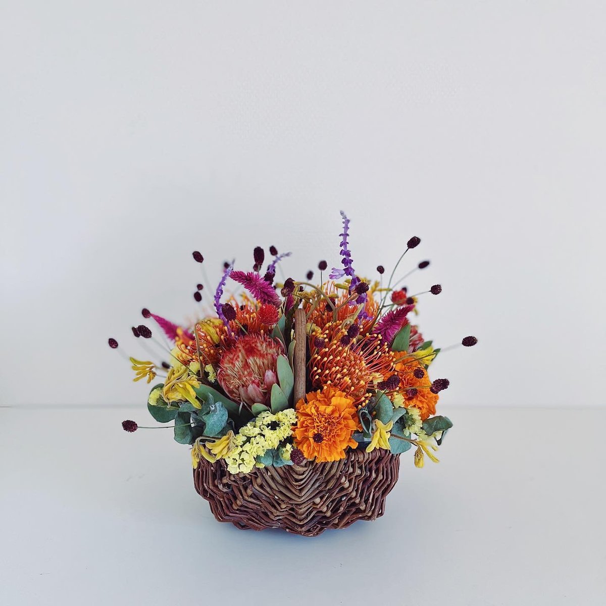 ドライフラワー 花かごアレンジ① ドライフラワーになるバスケットアレンジメントS（秋・冬
